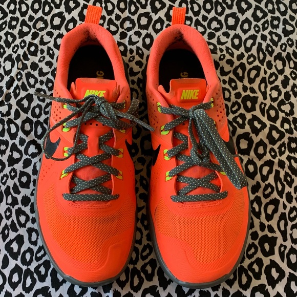 Nike Metcon FlyWire Cross-Training Sneakers - Picture 2 of 12